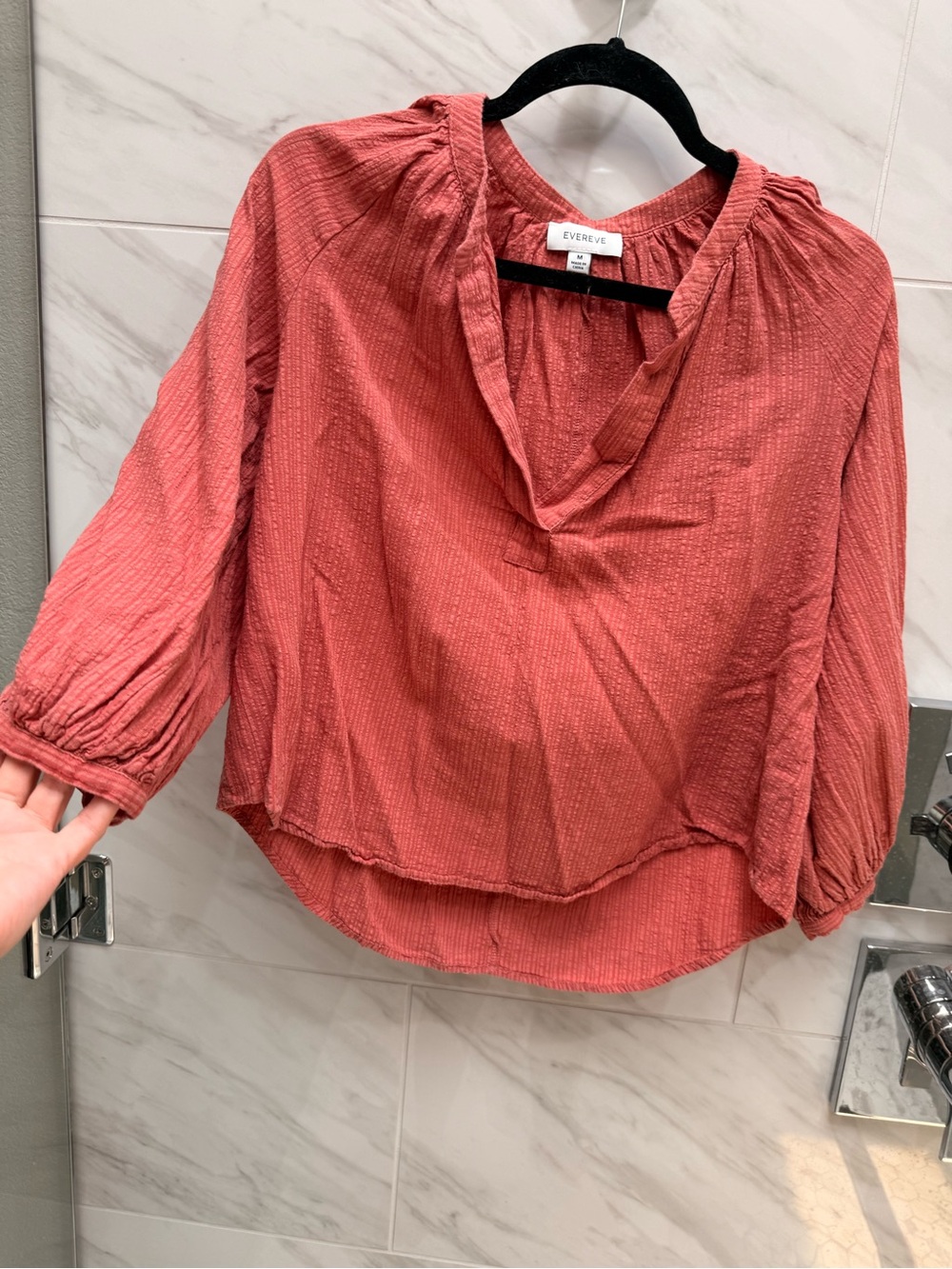 Evereve Coral Textured V-Neck Balloon Sleeve Blouse
